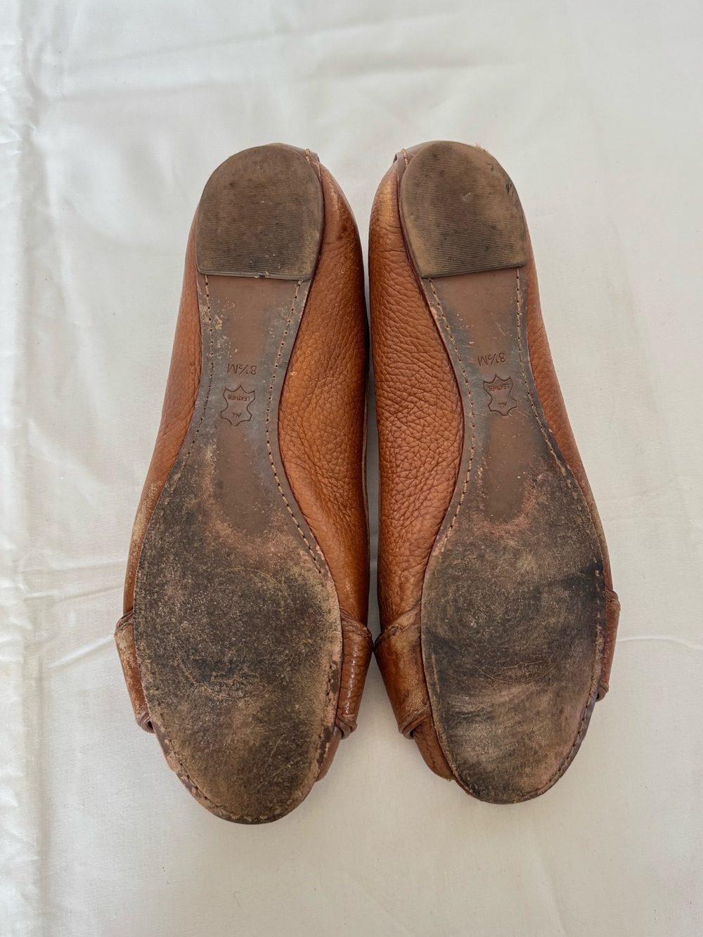 Tory Burch Cognac Leather Peep-Toe Flats with Gold Logo Size 8.5M - Picture 8 of 12